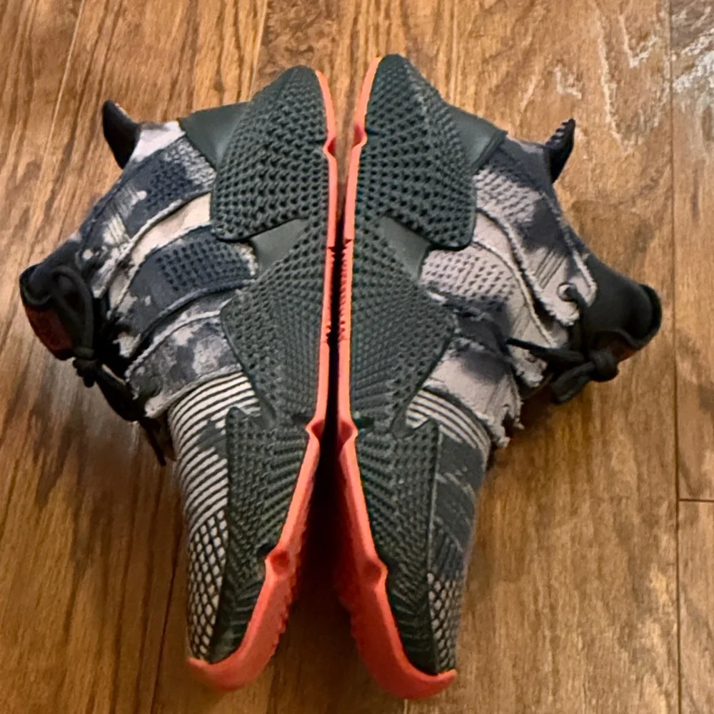 Adidas Men's Black and Red Patterned Sneakers - Picture 4 of 6